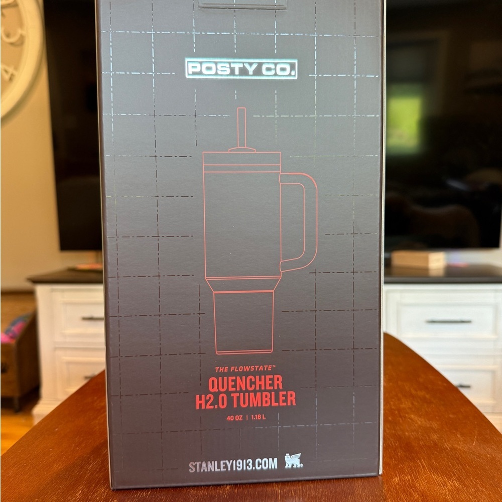 Post Malone flowstate 40oz. Stanley Quencher H2.0 Tumbler in Multicam